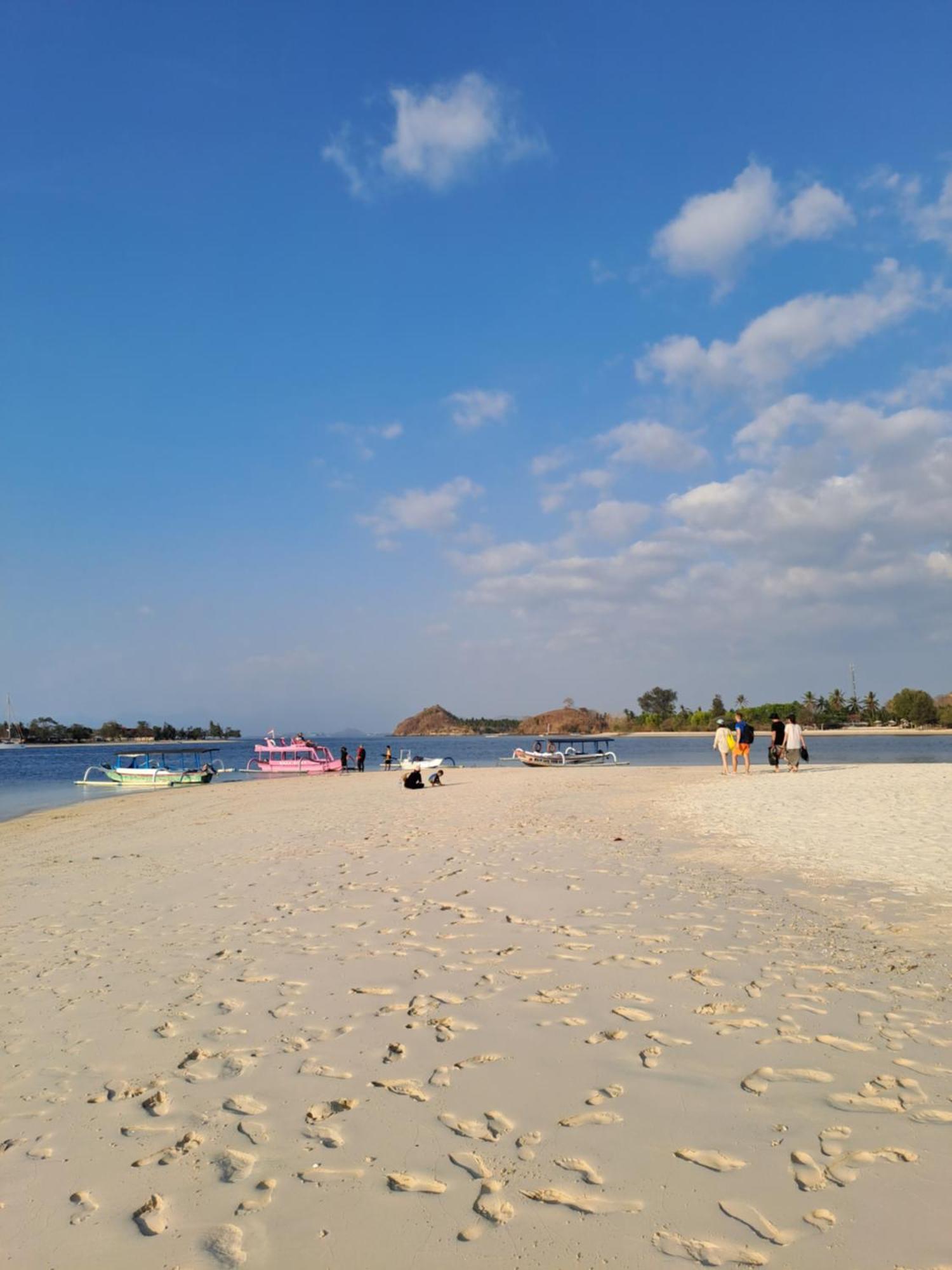 Kubu Pilatus - Family House Lombok Villa Tjakranegara Екстериор снимка